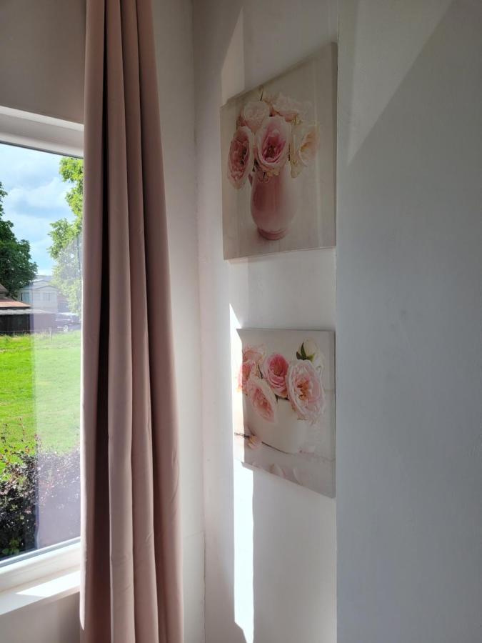 La Maison Des Roses ฟรองกอร์ช็องป์ ภายนอก รูปภาพ